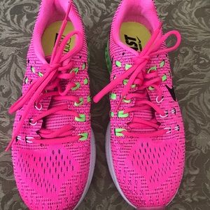 NIKe Runfast lightweight sneakers